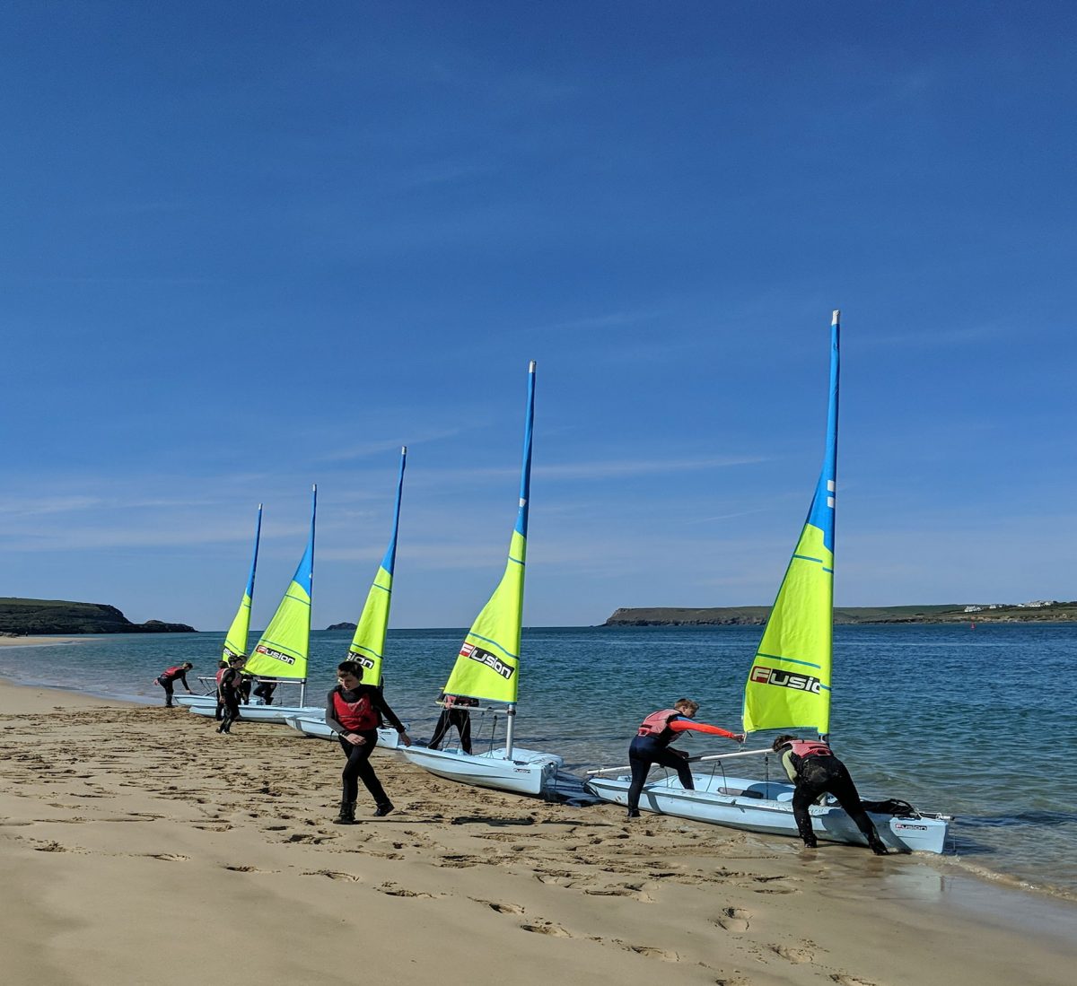 Dinghy-Start-Racing